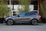 Volvo XC60 Recharge T8 AWD R-Design | Luchtvering | Bowers&Wilkins | Schuifdak | Pilot Assist | Trekhaak | 22" velgen