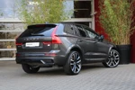 Volvo XC60 Recharge T8 AWD R-Design | Luchtvering | Bowers&Wilkins | Schuifdak | Pilot Assist | Trekhaak | 22" velgen