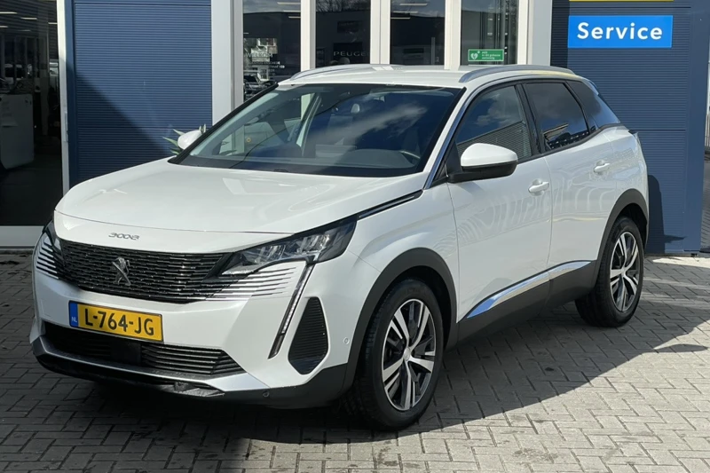 Peugeot 3008 1.2 130Pk Allure Pack | Automaat | Camera | Trekhaak | 18'' Lichtmetaal | LederStof | LED | Navigat