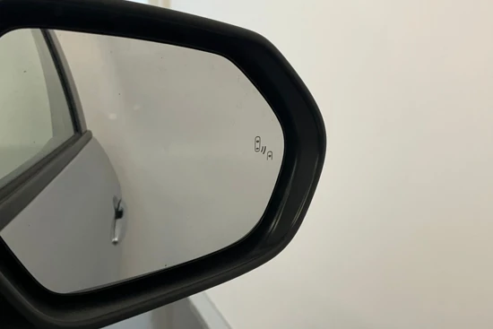 Toyota Yaris Cross 1.5 Hybrid AWD Launch Edition | Headup display | JBL Audio | Camera | Keyless | Dodehoek detectie | Stoelverwarming |