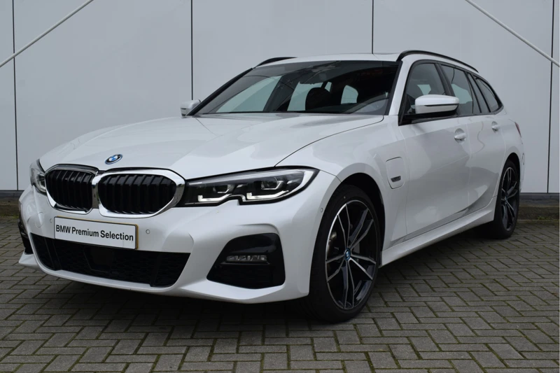 BMW 3 Serie 330e Touring M-Sport Executive