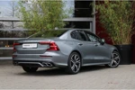 Volvo S60 T6 AWD Twin Engine R-Design | Schuifdak | Harman/Kardon | Pilot Assist | Head-up display | Memory Seats | 19" velgen