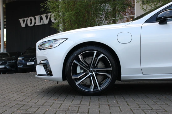 Volvo S90 T8 AWD 455pk Ultimate Dark | Luchtvering | Harman/Kardon | Pilot Assist | Schuifdak | Memory Seats | 20" velgen