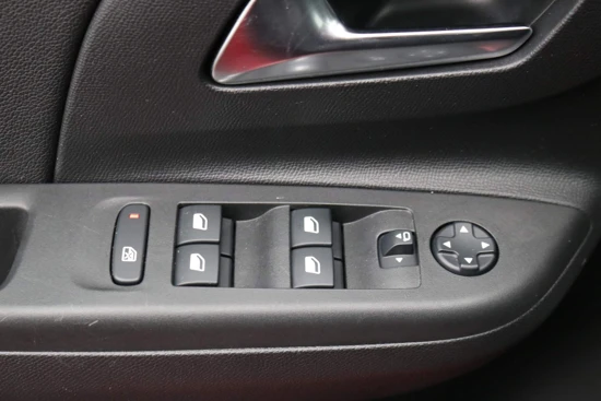 Opel Corsa 1.2 100 PK GS Line | Cruise | Apple/Android carplay | Virtueel dashboard | Clima | LED dagrij | 16" lichtmetaal | Keyless Entry