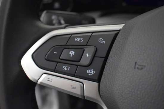 Volkswagen Golf 1.0 TSI 110pk Life Business | Adaptief cruise control | App connect | Navigatie | DAB radio | Privacy glass | Fabrieksgarantie 2