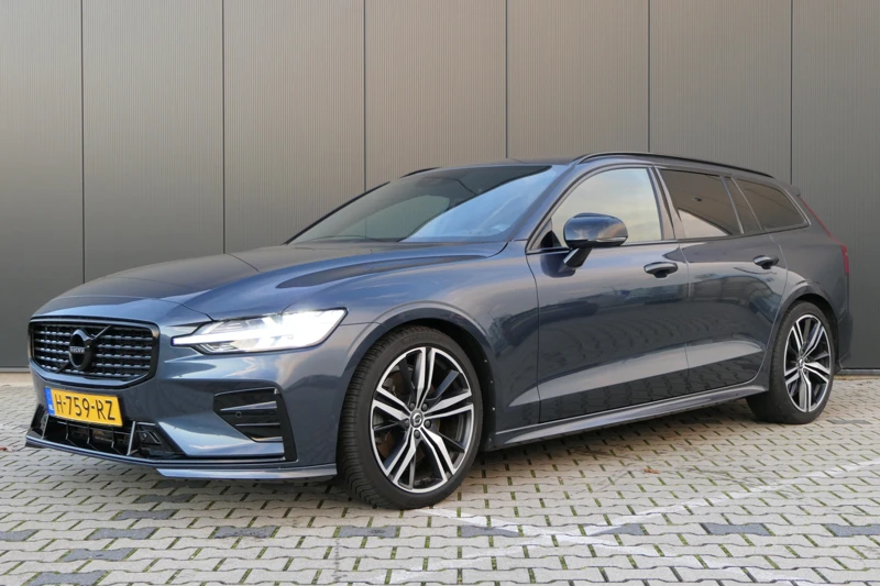 Volvo V60 T5 254pk R-Design Polestar | Camera | Adaptive Cruise | Verwarmde Voorruit | Black Pack l Stoel | 19 Inch | BLIS