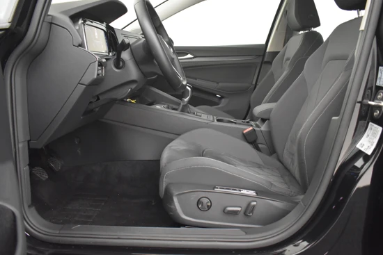 Volkswagen Golf 1.5 TSI Style 131pk | Adaptief cruise control | Navi by app | App connect | Parkeersensoren v+a | Stuur + Stoelverwarming | Elek