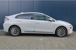 Hyundai IONIQ EV 136pk Comfort Smart Automaat | Led | Climate | Camera | Keyless | Navigatie | 12% Bijtelling | 16" Lichtmetaal | Parkeersenso