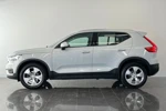 Volvo XC40 T3 Momentum Pro | Park Assist Pack | Verwarmbare voorruit | Stoelverlengers | LED mistlichten |