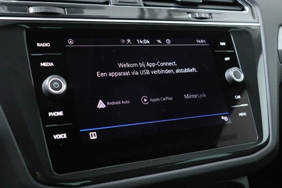 Volkswagen Tiguan 1.5 TSI 150pk Life DSG/AUT | Adaptief cruise control | Navi by app | Parkeersensoren v+a | Camera achter | App connect | Fabriek