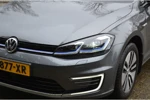 Volkswagen e-Golf e-Golf 136PK | Warmtepomp | Navigatie | App-Connect | Achteruitrijcamera | 16'' LMV | ACC | 2000 Euro Subsidie
