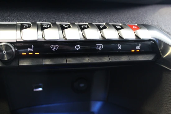 Peugeot 5008 1.2 PureTech Allure 7p. | Carplay | dode hoek sensor | Stoel verwarming + geheugen functie