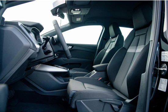 Audi Q4 e-tron Q4 40 e-tron 204 1AT Advanced edition