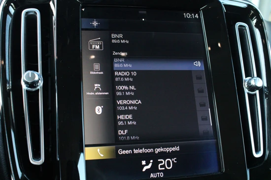 Volvo XC40 T4 Momentum | Camera | Adaptive Cruise | Veiligheidspakket | Trekhaak | Keyless | Alarm Klasse 3 |