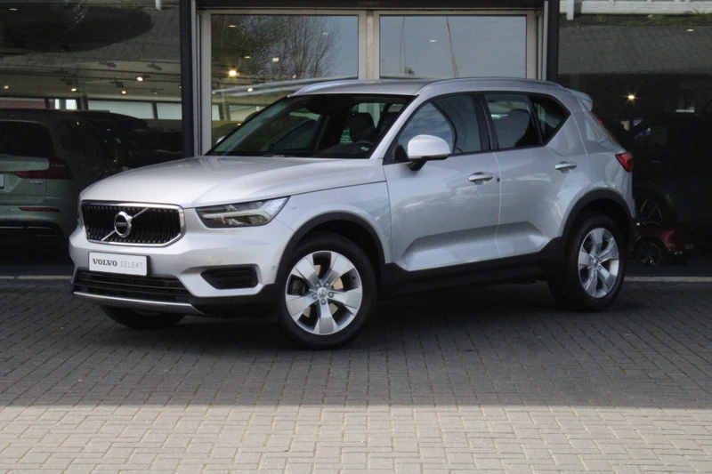 Volvo XC40 T4 Momentum | Camera | Adaptive Cruise | Veiligheidspakket | Trekhaak | Keyless | Alarm Klasse 3 |