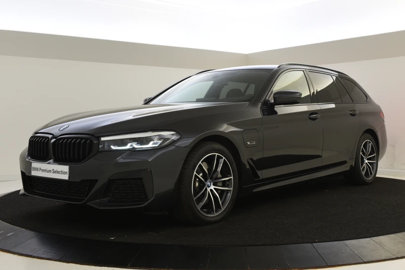 BMW 5 Serie 530e X-Drive Touring M-Sport Shadow Line