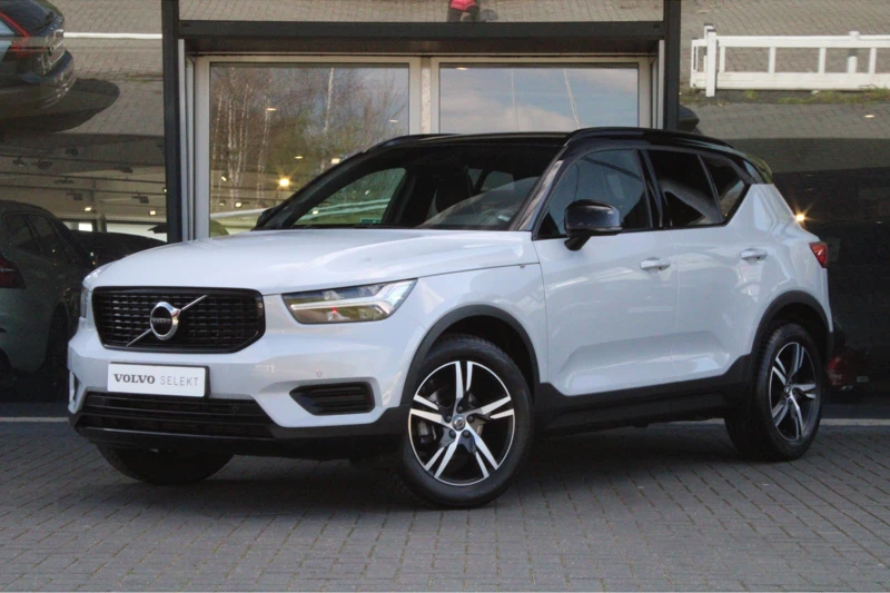 Volvo XC40 T3 R-Design | Harman/Kardon | Camera | Getint Glas | Apple Carplay & Android Auto | Parkeersensoren V+A |