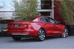 Volvo S60 Recharge T6 AWD 350pk Core Bright | Pilot Assist | Camera | Keyless | 19" velgen