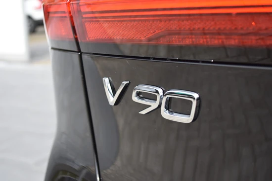Volvo V90 Cross Country B5 AWD Pro