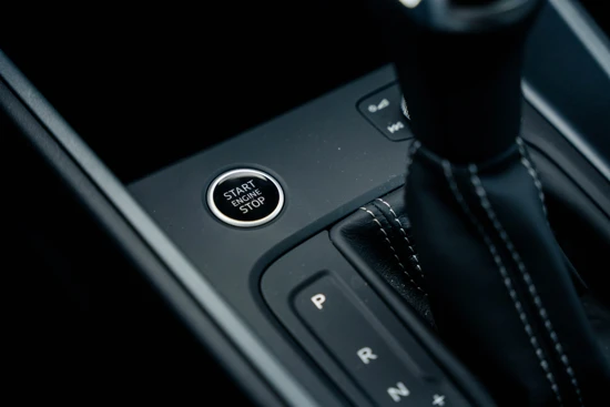 Audi A1 Sportback 35TFSI 150PK S-tronic S edition | Dak in Contrast | Keyless Entry | 18" Velgen | Zwart Optiek Plus | LED | Apple Carpl