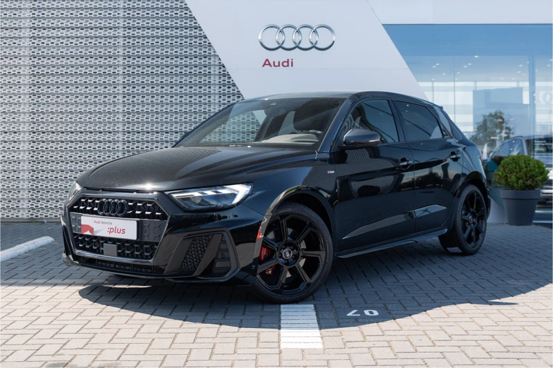 Audi A1 Sportback 35TFSI 150PK S-tronic S edition | Dak in Contrast | Keyless Entry | 18" Velgen | Zwart Optiek Plus | LED | Apple Carpl