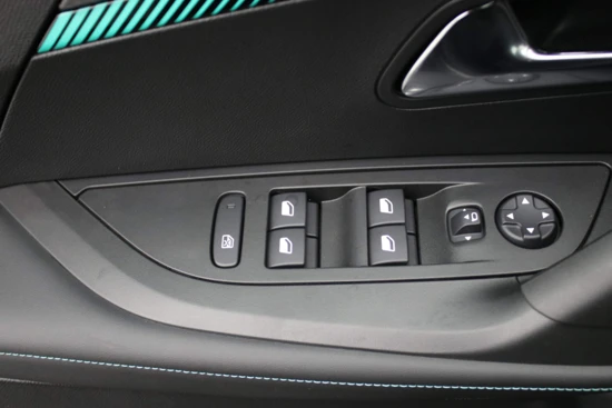 Peugeot e-2008 ALLURE PACK | 3-Fase | CAM | NAV | AppleCarPlay| Climate & Cruise control | Half leder | Bluetooth