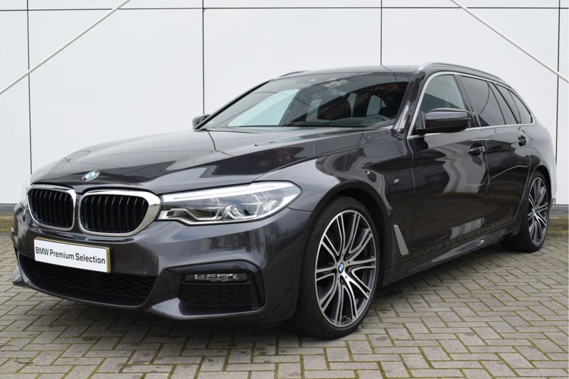 BMW 5 Serie 520i Touring M-Sport High Executive