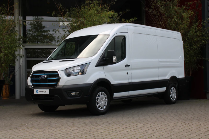 Ford E-Transit 350 L3H2 Trend ALL-ELECTRIC | 317km WLTP rijbereik | Camera | Stoelverwarming | CarPlay