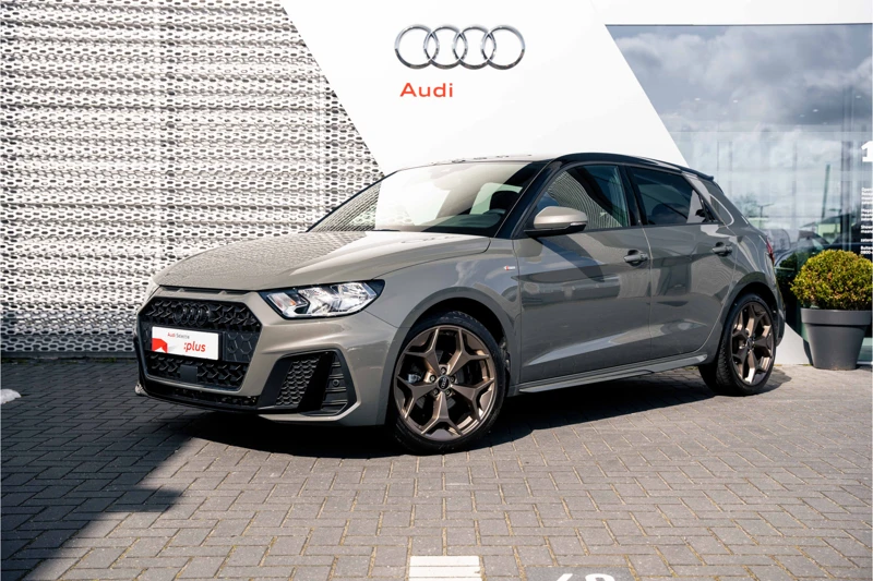 Audi A1 Sportback 30TFSI 110PK S-tronic S edition | Achteruitrijcamera | 18" Velgen | Optiekpakket Zwart Plus | Parkeersensoren | Privac