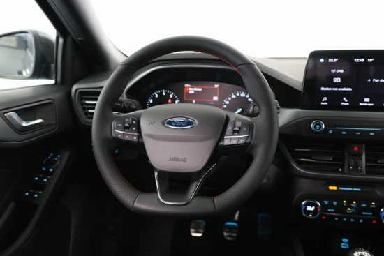 Ford Focus 1.0 EcoBoost Hybrid ST Line Style | Direct Leverbaar! | LED | Camera | Winterpack | Keyless | Navi By App