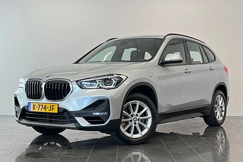 BMW X1 sDrive20i Executive Edition | Headup | Alarm | Cimate | DAB | LED koplampen | Sportstoelen |