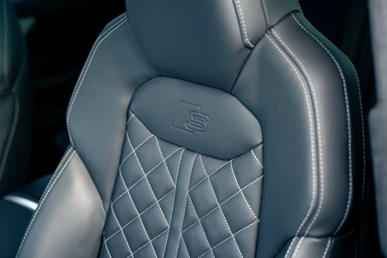 Audi Q8 50 TDI quattro Pro Line S | Alcantara Hemel | Assistentiepakket Tour + City en Parking Plus | Stoelen met Massage, Ventilatie en