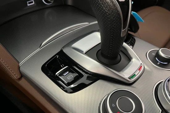 Alfa Romeo Stelvio 2.0 T AWD Veloce Q4 | Leder | Harman Kardon | Adaptieve cruise | Camera | Dodehoekdetectie |
