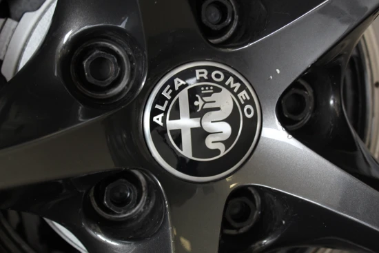 Alfa Romeo Stelvio 2.9 V6 510PK Quadrifoglio Q4 | Pano | Alcantara | Geheugen stoelen | Harman Kardon |