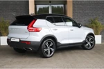 Volvo XC40 T3 Geartronic R-Design | Glacier Silver | Panoramadak | Harman Kardon | Standkachel met Volvo On call App | Camera | Stoelverwar