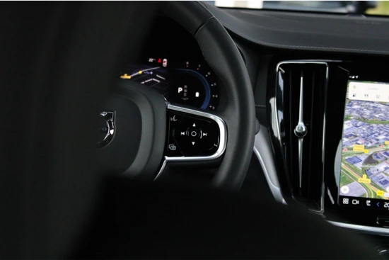 Volvo S60 B4 Ultimate Dark | Standkachel | 360° Camera | Head-Up | Harman/Kardon | Adaptive Cruise | Panoramadak | Elektrische Stoelen + G