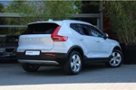 Volvo XC40 T4 190pk Automaat Momentum Pro | Trekhaak | Camera | Schuifdak | BLIS | 18" velgen