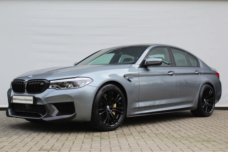 BMW M5 Sedan