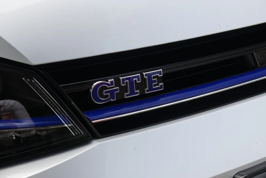 Volkswagen Golf 1.4 TSI GTE Connected Series | NAVI | CAMERA | TREKHAAK |