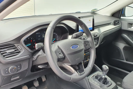 Ford Focus Wagon 1.0 125pk Titanium | Winterpakket | LED | Camera | Keyless Entry | Parkeersensoren V+A | CruiseControl | 17 Inch |