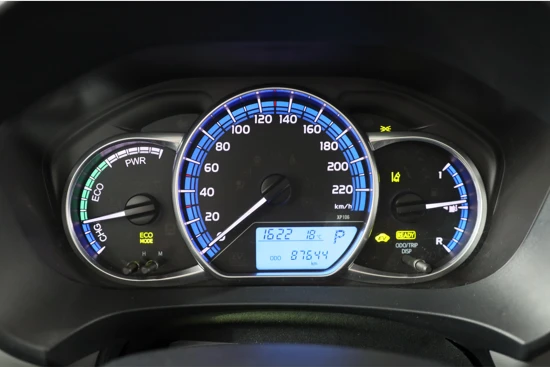 Toyota Yaris 1.5 Hybrid Dynamic | Navigatie | Panorama Dak | Camera | Clima | Lichtmetalen Velgen | Keyless