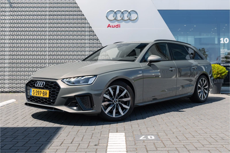 Audi A4 Avant 35 TFSI 150PK S-tronic S edition | Adaptive Cruise Control | Optiekpakket Zwart | Navigatie | 18" Velgen |