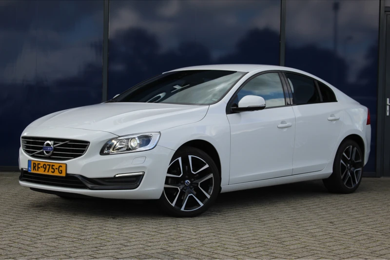 Volvo S60 1.5 T3 AUT. Polar+ Dynamic 150PK | Sportleder | NAV | Stoelverw. | Xenon | VolvoOnCall | Cruise & Climate C. |