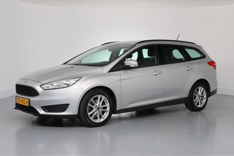 Ford Focus Wagon 1.0 Trend | Navigatie | Airco | Cruise Control | Lichtmetalen Velgen | Parkeersensoren