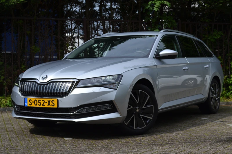 Škoda Superb Combi 1.4 TSI iV 218PK DSG Aut. Business Edition Plus | Alcantara/Leder Bekleding | ACC | Achteruitrijcamera | Virtual Cockpit |