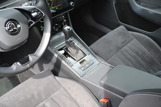 Škoda Superb Combi 1.4 TSI iV 218PK DSG Aut. Business Edition Plus | Alcantara/Leder Bekleding | ACC | Achteruitrijcamera | Virtual Cockpit |