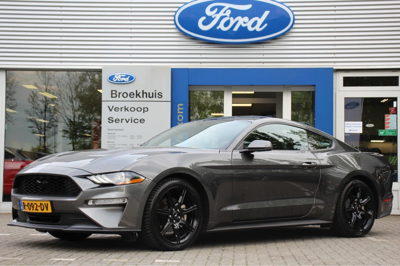 Ford Mustang Fastback 2.3EB | 1E EIGENAAR! | PERFORMANCE PACK | LEDER | STOELVERWARMING + KOELING | 19'' LMV | FULL LED | NIEUWSTAAT!! | CAME