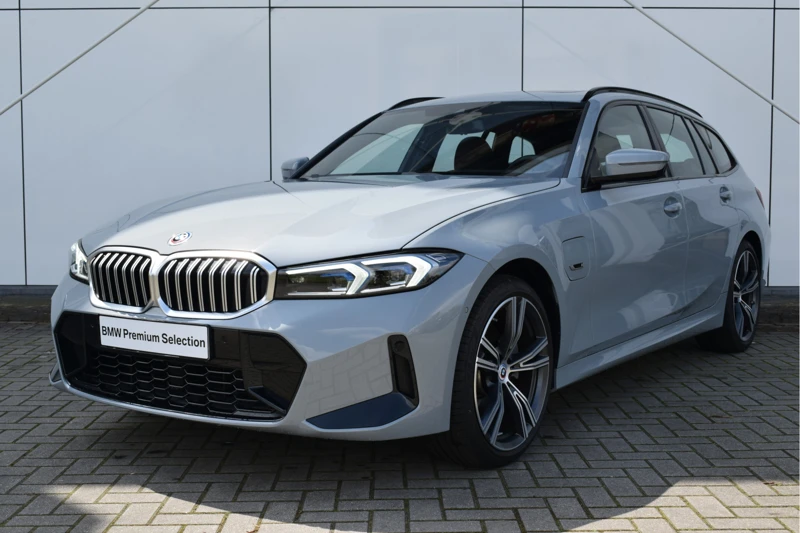 BMW 3 Serie 330e xDrive Touring M-Sport