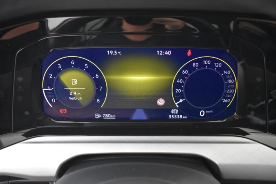 Volkswagen Golf 1.0 TSI Life 111pk | Adaptief cruise control | Navigatie | App connect | LED koplampen | Privacy glass | DAB radio | Fabrieksgar