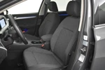 Volkswagen Golf 1.0 TSI Life 111pk | Adaptief cruise control | Navigatie | App connect | LED koplampen | Privacy glass | DAB radio | Fabrieksgar